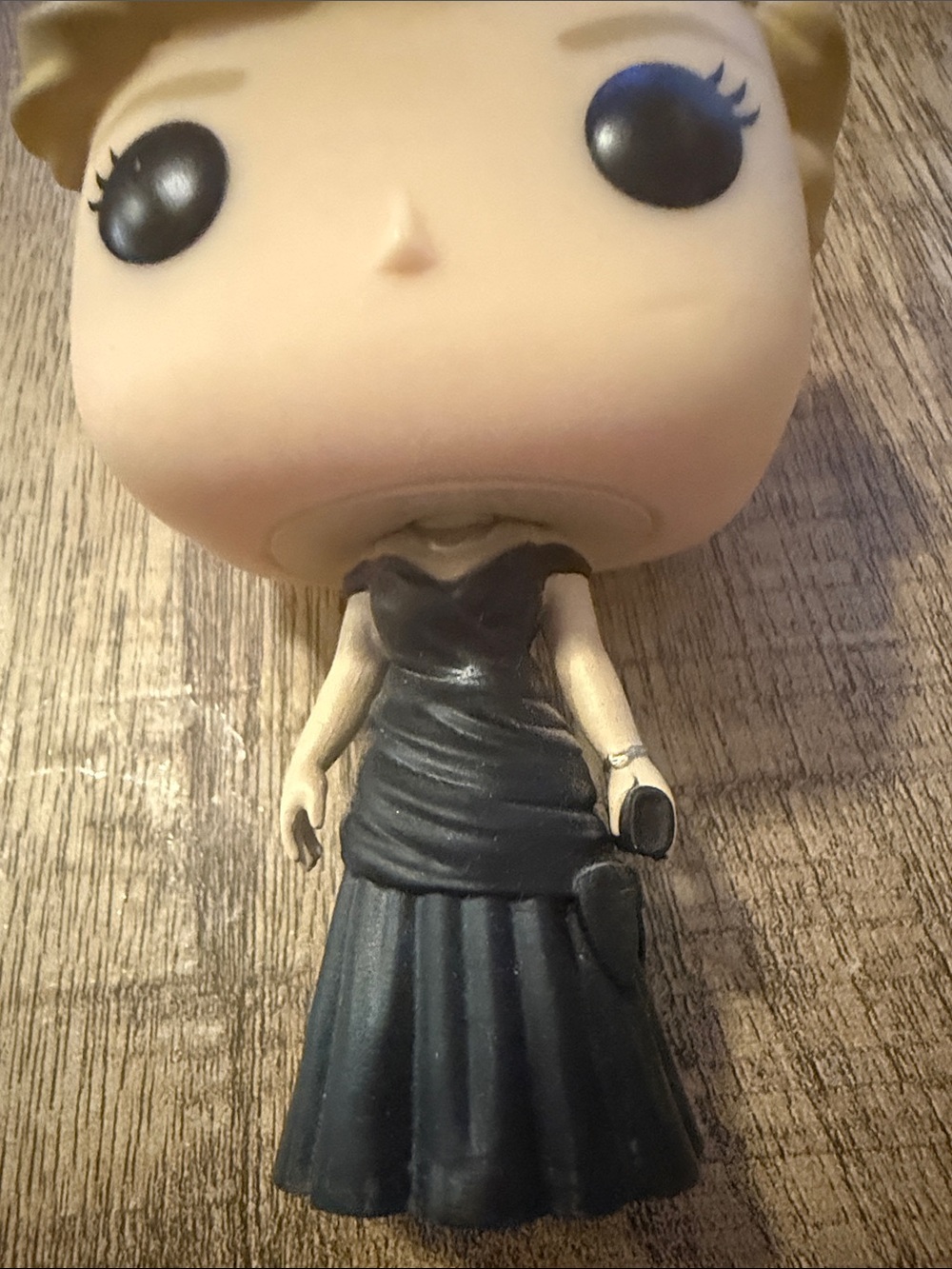 Pop! Vinyl Princess Diana Figure in Black Evening Gown with Silver Tiara - Picture 3 of 4